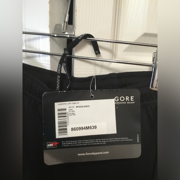 Lady’s 3/4 running tights. - Picture 3 of 3